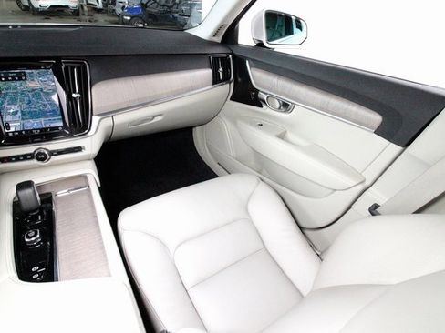 Certified 2023 Volvo S90 B6 Plus image 7