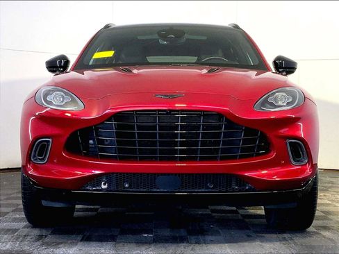 Used 2021 Aston Martin DBX image 10