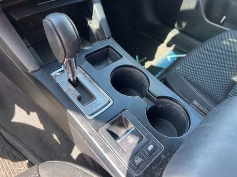 Used 2018 Subaru Outback 2.5i Premium image 13