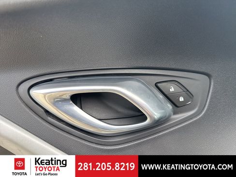 Used 2019 Chevrolet Camaro LT image 11