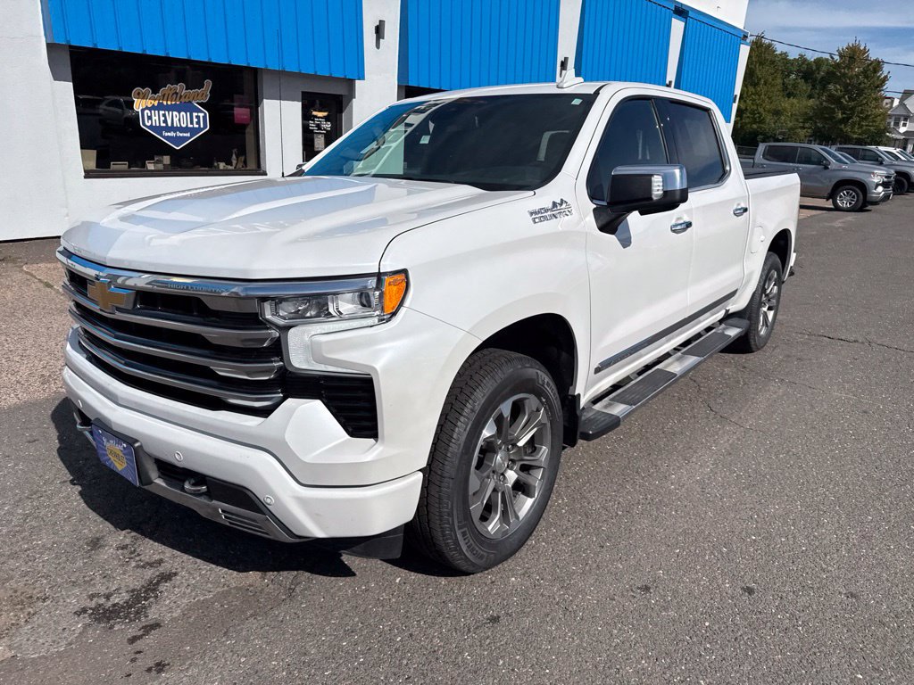 Used 2023 Chevrolet Silverado 1500 High Country AWD/4WD image 2
