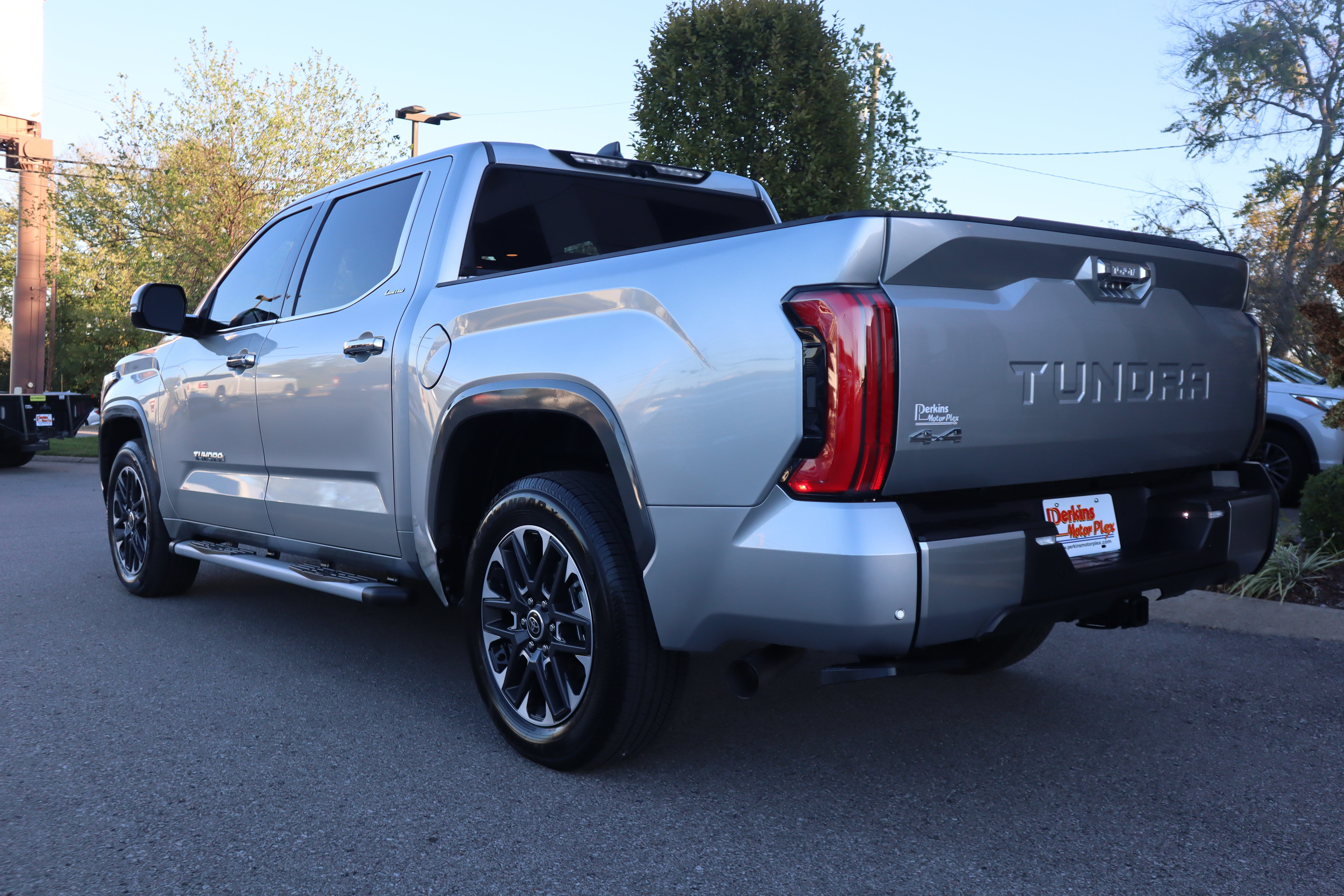 Used 2023 Toyota Tundra Limited AWD/4WD image 9