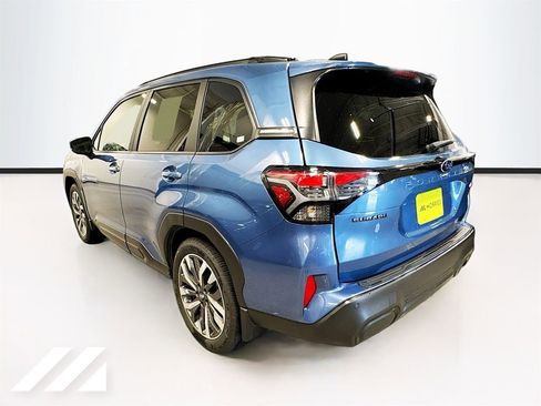 Used 2025 Subaru Forester Touring AWD/4WD image 7