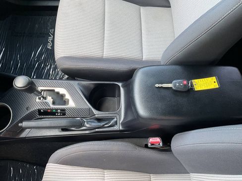 Used 2015 Toyota RAV4 XLE AWD/4WD image 24