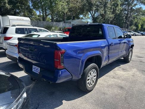 Used 2024 Toyota Tacoma SR5 AWD/4WD image 4