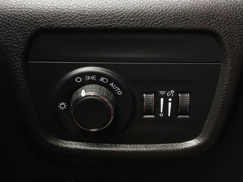 Used 2024 Jeep Grand Cherokee Altitude AWD/4WD image 12