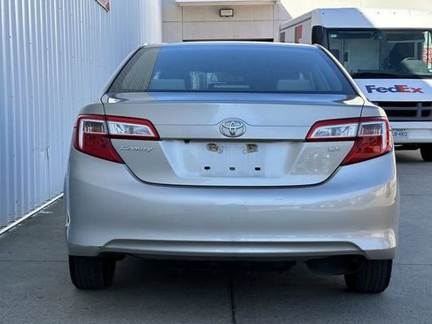 Used 2014 Toyota Camry LE FWD image 5