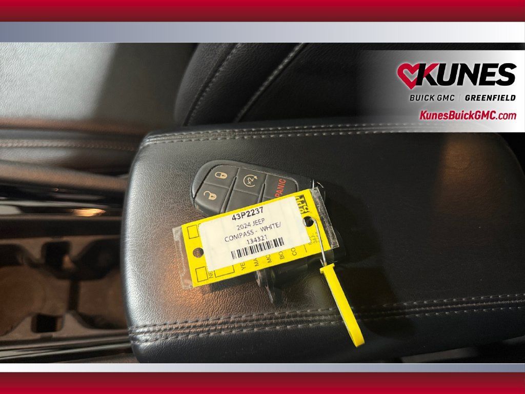 Used 2024 Jeep Compass Limited AWD/4WD image 39