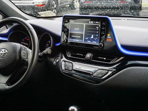 Used 2020 Toyota C-HR XLE image 16