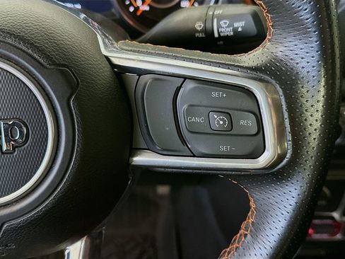 Used 2023 Jeep Gladiator Mojave AWD/4WD image 25