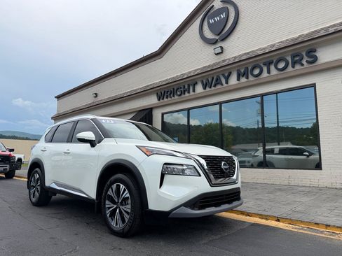 Used 2023 Nissan Rogue SV w/ SV Premium Package AWD/4WD image 1