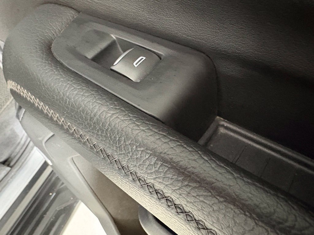 Used 2025 GMC Yukon XL Denali AWD/4WD image 20