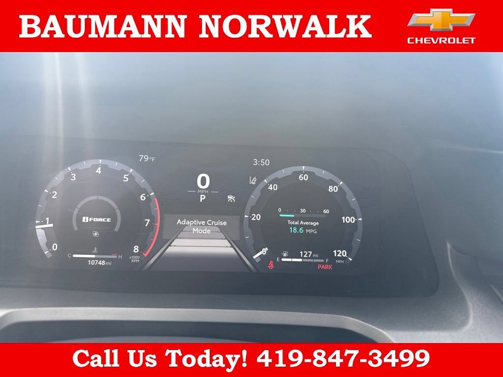 Used 2025 Toyota Tacoma Limited AWD/4WD image 32