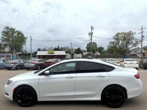Used 2015 Chrysler 200 S w/ Comfort Group image 2