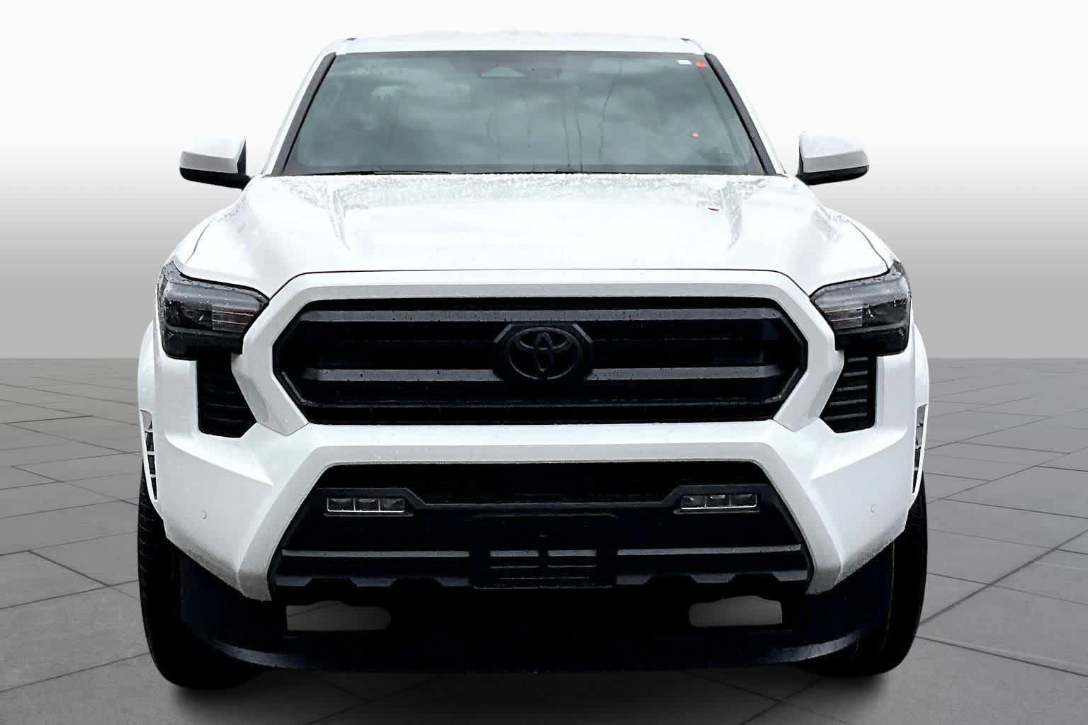 Used 2025 Toyota Tacoma SR5 AWD/4WD image 3
