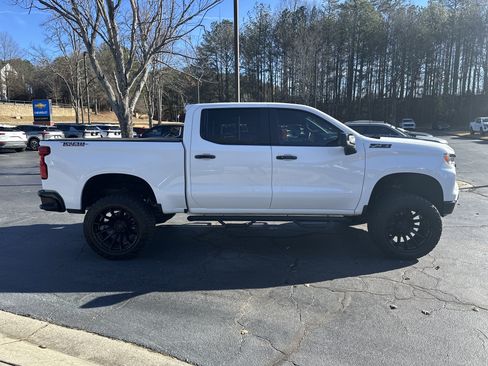 Used 2025 Chevrolet Silverado 1500 LT Trail Boss w/ Convenience Package II image 4