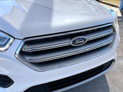 Used 2017 Ford Escape SE w/ SE Leather Comfort Package image 30