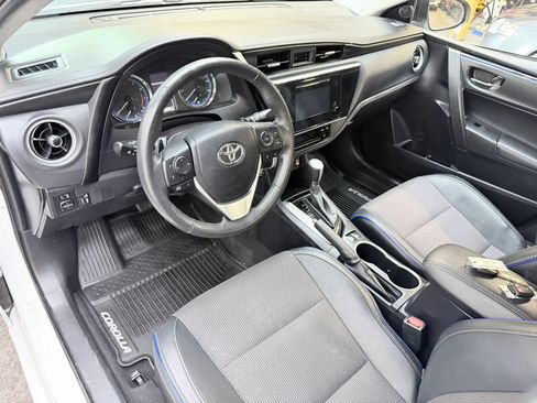 Used 2018 Toyota Corolla SE FWD image 9