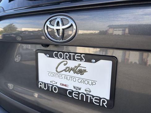 Used 2021 Toyota RAV4 XLE image 6