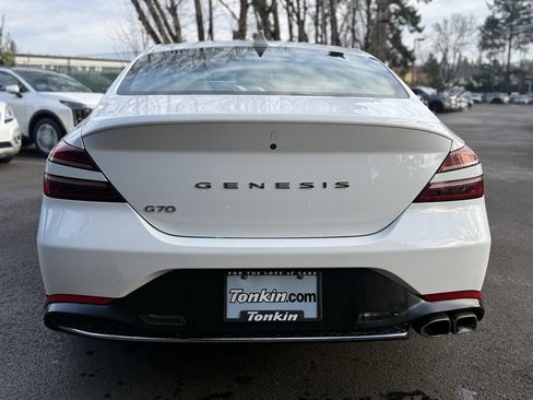 Used 2022 Genesis G70 2.0T image 9