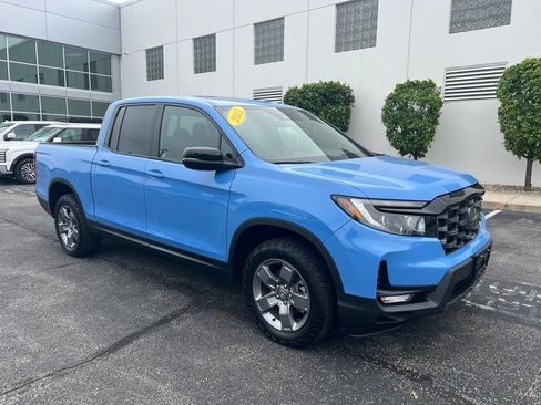 Used 2025 Honda Ridgeline TrailSport image 4