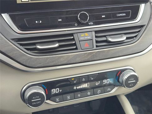 Used 2024 Nissan Altima 2.5 SL image 31