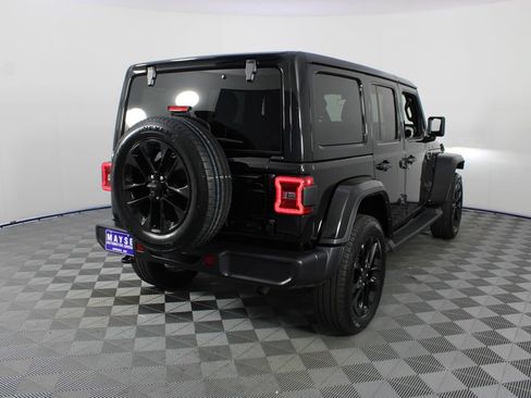 Used 2025 Jeep Wrangler Unlimited Sahara AWD/4WD image 23