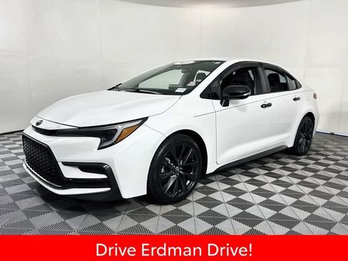 Certified 2023 Toyota Corolla SE FWD image 3