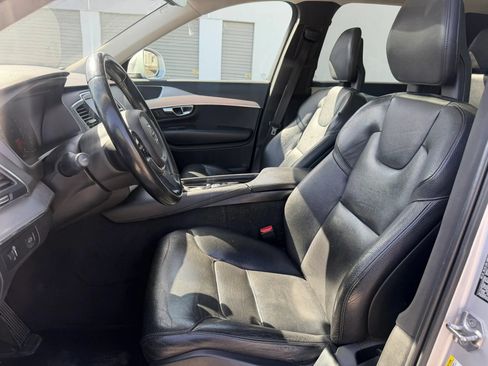 Used 2017 Volvo XC90 T6 Momentum w/ Vision Package AWD/4WD image 8