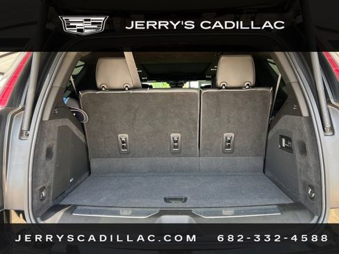Used 2021 Cadillac Escalade Sport Platinum AWD/4WD image 16