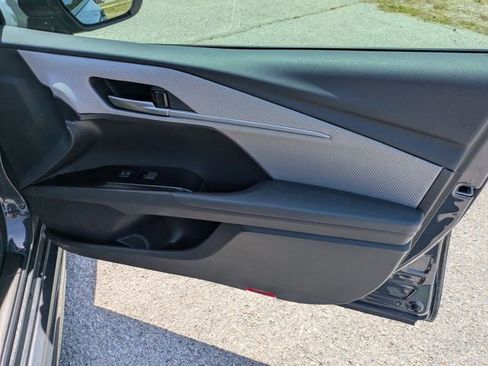 Used 2025 Toyota Camry SE FWD image 30
