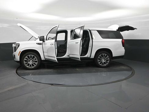Used 2025 GMC Yukon XL Denali AWD/4WD image 58