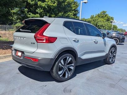 Used 2024 Volvo XC40 B5 Ultimate w/ Climate Package