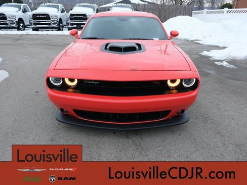 Used 2017 Dodge Challenger R/T Scat Pack RWD image 13