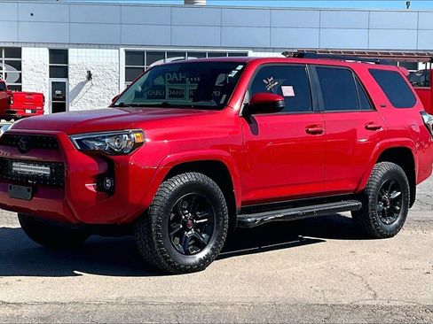 Used 2018 Toyota 4Runner SR5 AWD/4WD image 7