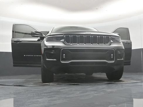 Used 2021 Jeep Grand Cherokee L Overland w/ Luxury Tech Group IV AWD/4WD image 65