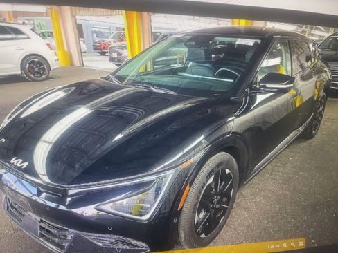 Used 2025 Kia EV6 Wind RWD image 18