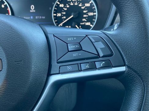 Used 2025 Nissan Altima 2.5 SV image 15