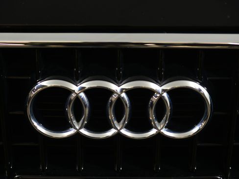 Used 2015 Audi Q3 2.0T Prestige image 16