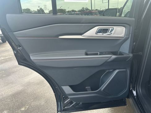 New 2025 Ford Explorer Active w/ Active Comfort Package image 25