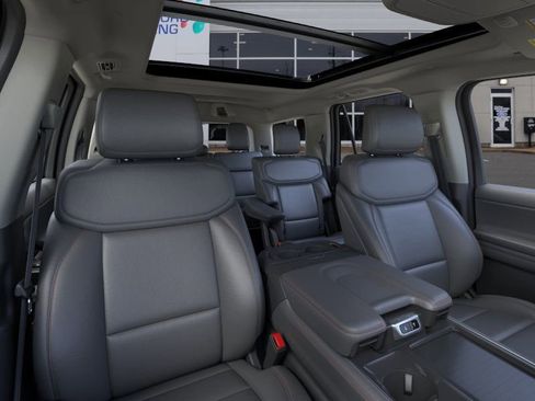 New 2026 Ford Expedition Active image 10