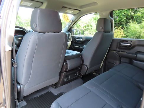 Used 2020 Chevrolet Silverado 1500 Custom w/ Custom Value Package AWD/4WD image 24