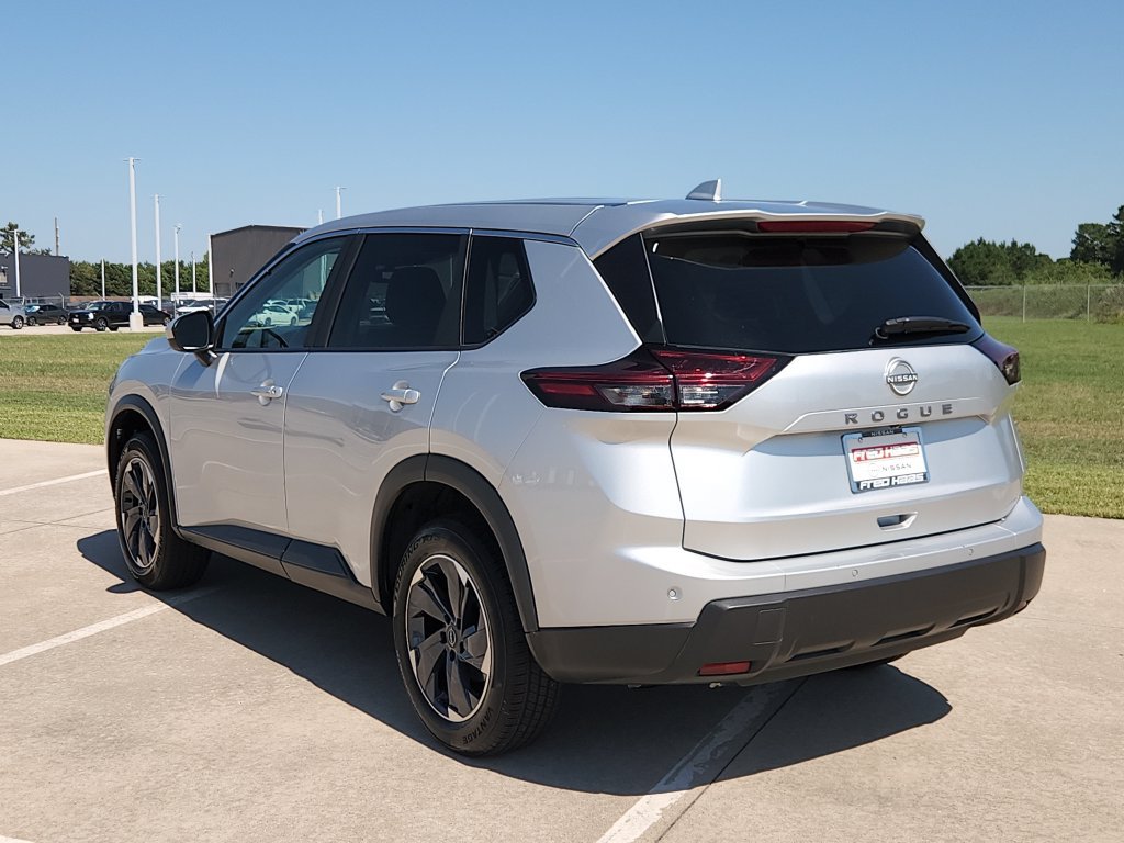 Used 2025 Nissan Rogue SV FWD image 7