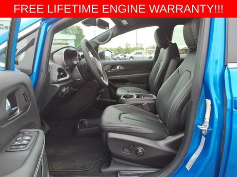 New 2027 Chrysler Pacifica Select AWD/4WD image 13