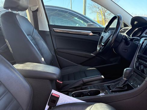 Used 2017 Volkswagen Passat 1.8T SEL Premium image 15