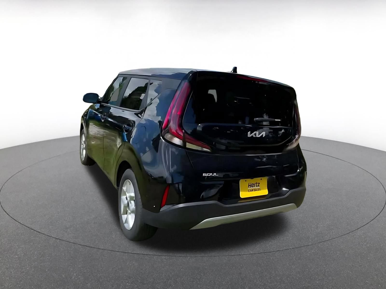 Used 2025 Kia Soul LX w/ LX Technology Package FWD image 10