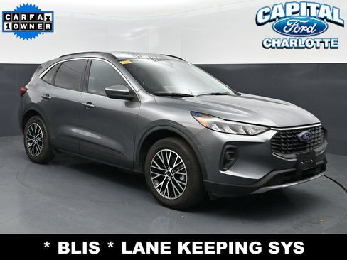 Used 2024 Ford Escape SE FWD image 3