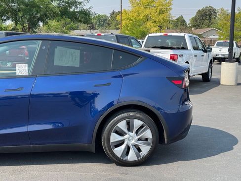 Used 2023 Tesla Model Y Long Range AWD/4WD image 5