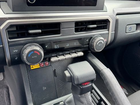 Used 2025 Toyota 4Runner TRD Off-Road AWD/4WD image 25