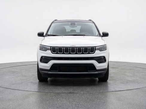 Used 2025 Jeep Compass Limited image 2